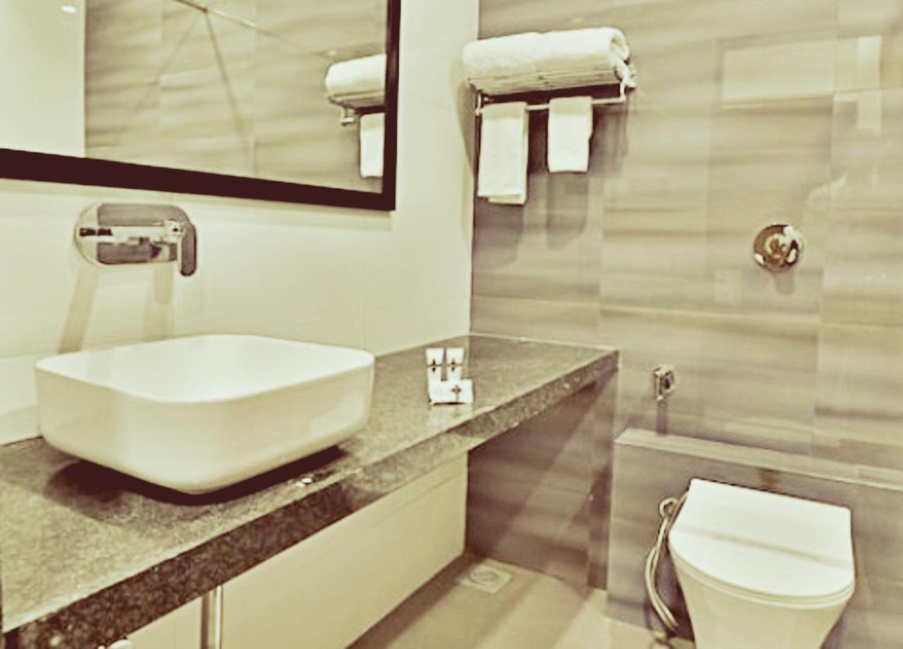 Genx Surat By 1589 Hotels Palsana  エクステリア 写真